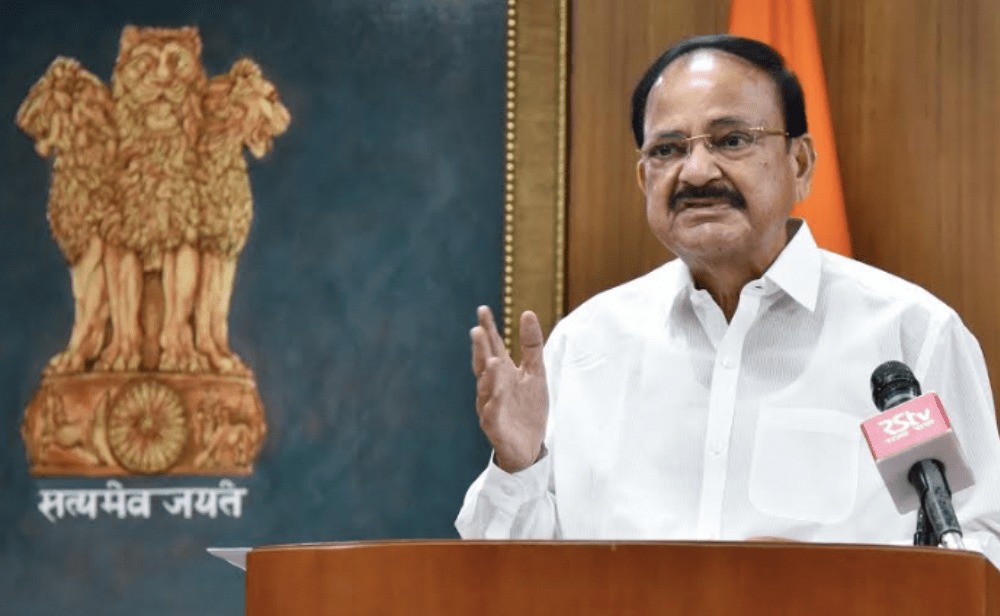 Vice President of India Said, "Make Rooftop Solar Panels, Rainwater Harvesting Mandatory in Big Buildings.