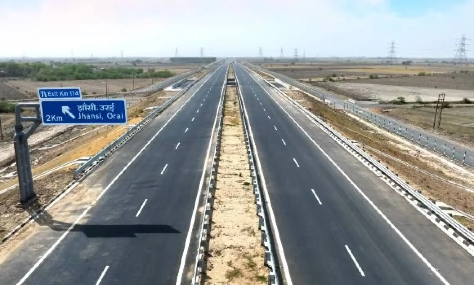 UP Plans to Generate 550 MW of Power by Solarizing Bundelkhand Expressway